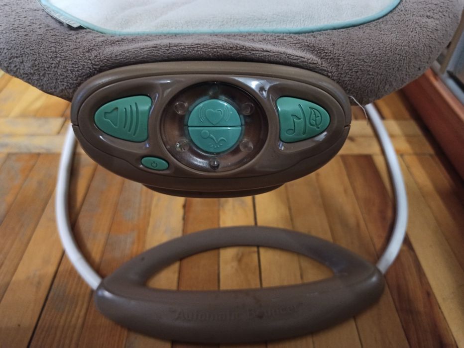 Крісло-качалка Bright Starts Ingenuity the automatic bouncer