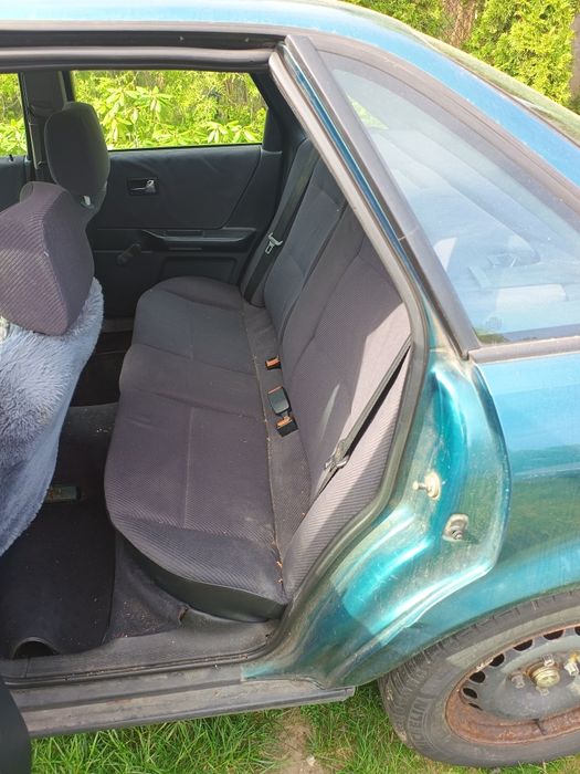 Karoseria wnętrze audi 80 B4 limuzyna cena za całość