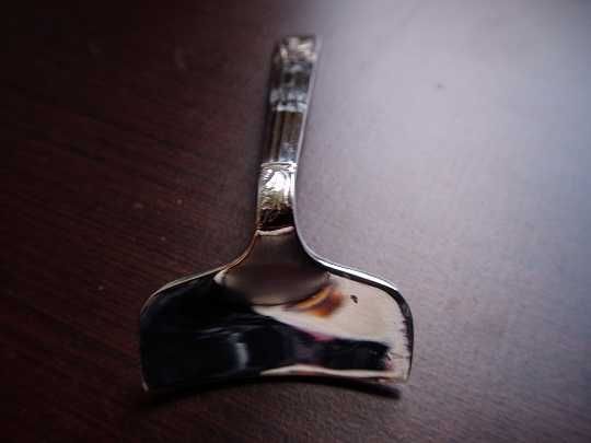 Piękne ozdobne łyżki srebrne England