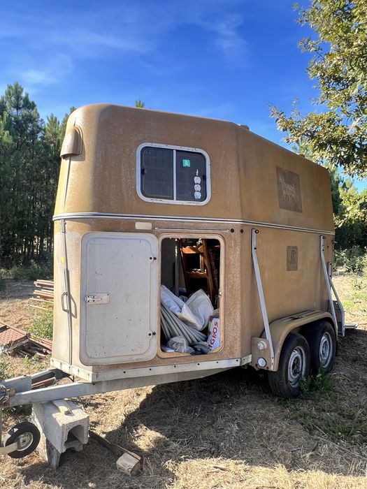 Roulote para Cavalos – Bom Estado