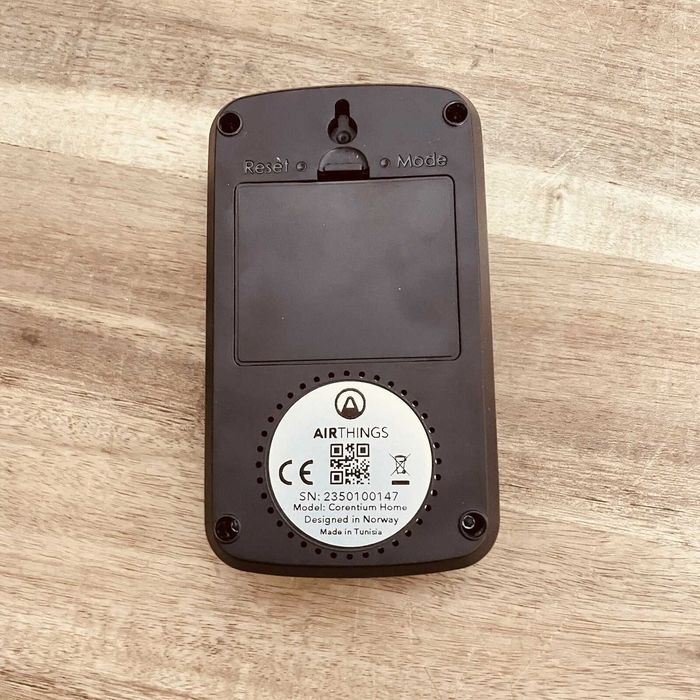 Розумний детектор радону для вашої оселі Airthings Corentium Home