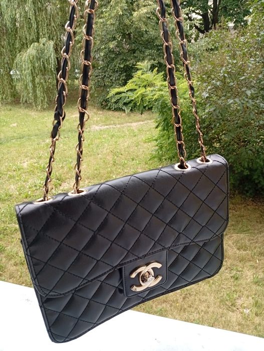 Chanel vintage chain shoulder bag