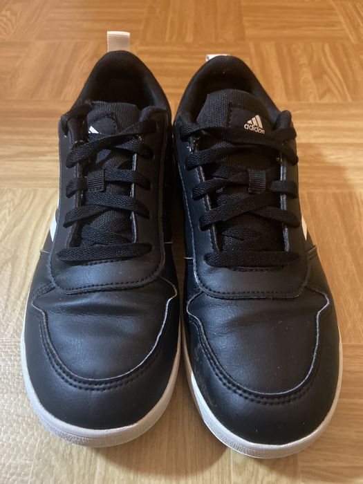 Adidas кроси 38 розмір