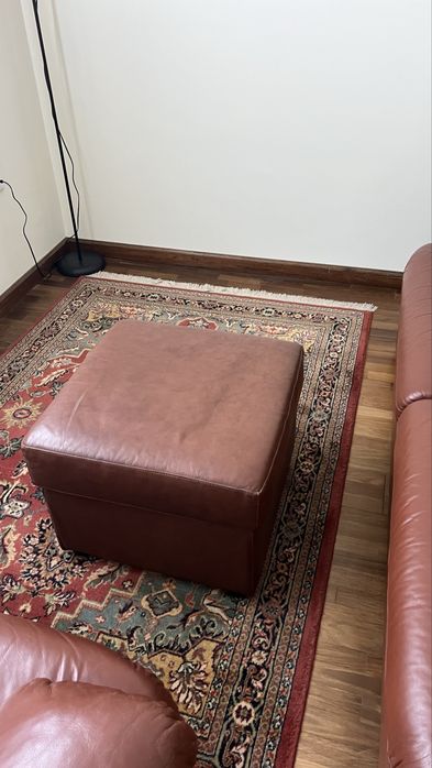 Sofa castanho em pele