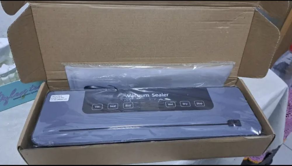 Вакууматор кухонний + 10 пакетів в комплекті.