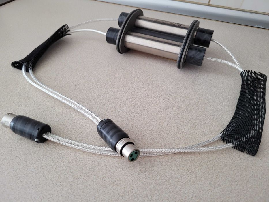 High Fidelity Cables - ULTIMATE REFERENCE 2x HELIX AES 3 ( 1m )