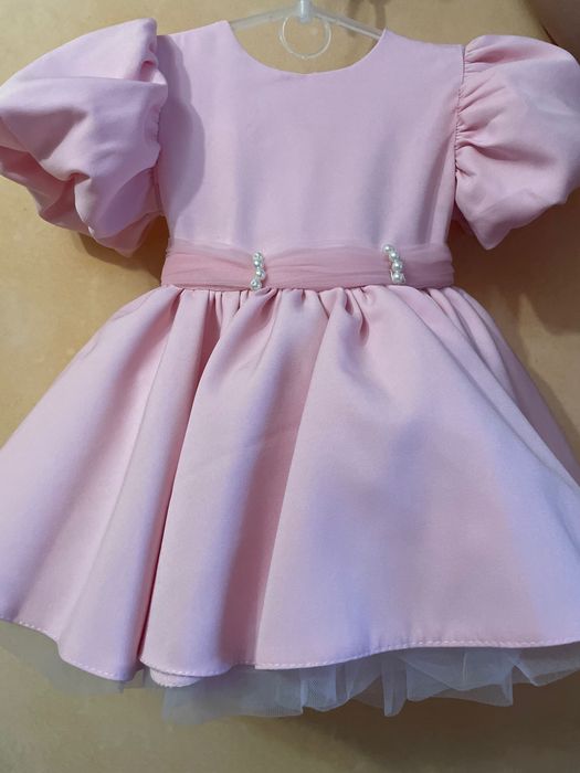 Плаття дитині і мамі гарно підійде на рочок