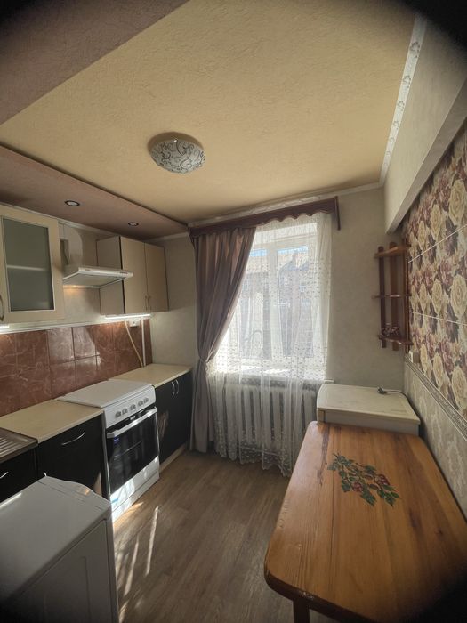 Продаю 1к/к в  заводському районі 2КП
