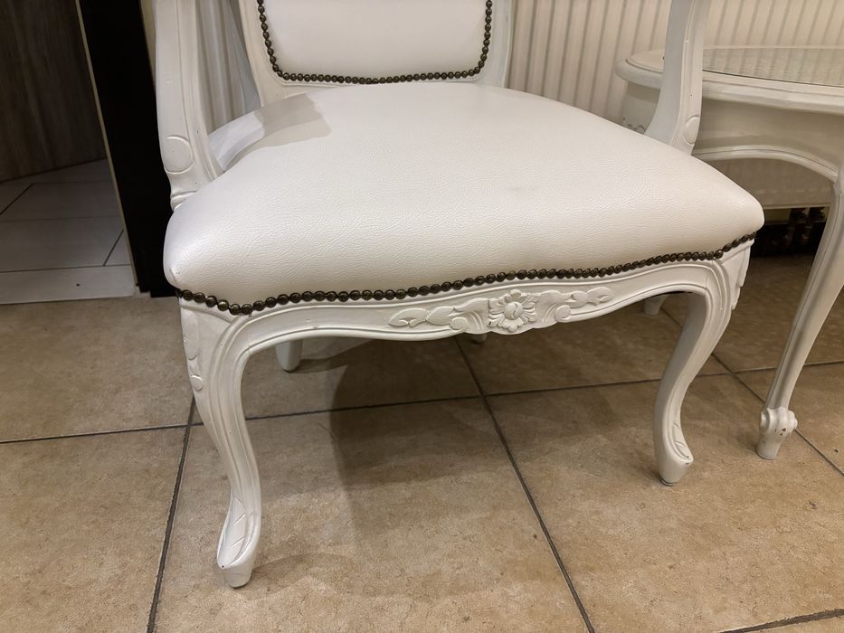 sypialnia w stylu ludwikowskim