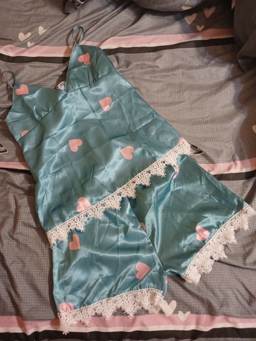 Мила жіноча піжама