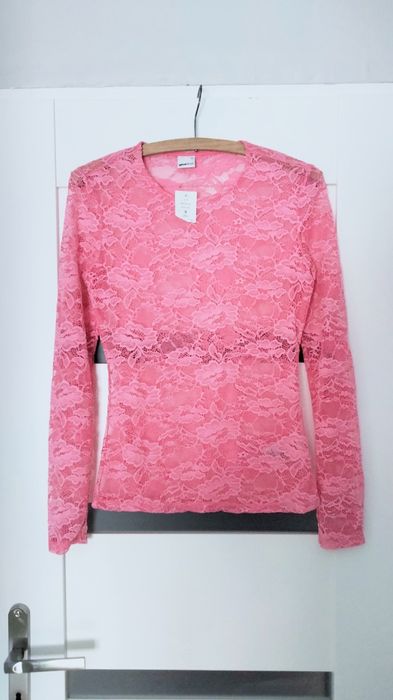 Koronkowa prześwitująca bluzka, długi rękaw, Small Size, różowa, Ginat