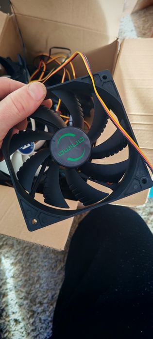 ventoinhas de computador.
Novas, absolutamente novas.
Quantidade