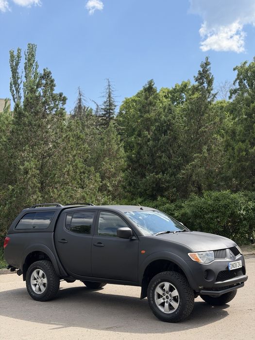 Mitsubishi Л200 в хорошем состоянии