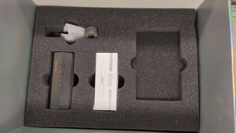 SJRC F11 GPS – dron z GPS  2 baterie  regulowana kamera 90°  komple