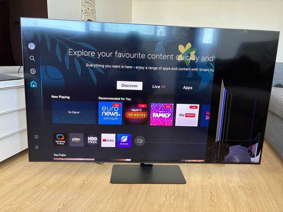 TV Samsung QLED 55" Q80B com ecrã danificado