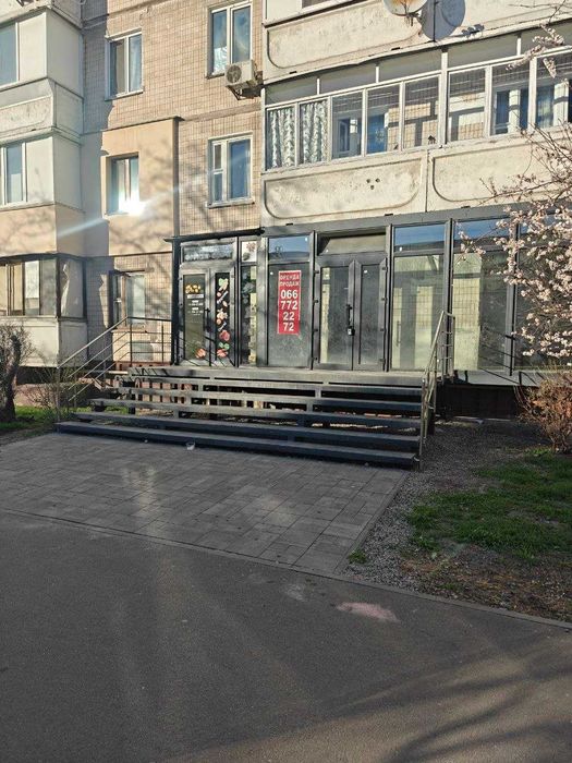 Оренда торгівельного приміщення, 17м2, вул. Тростянецька