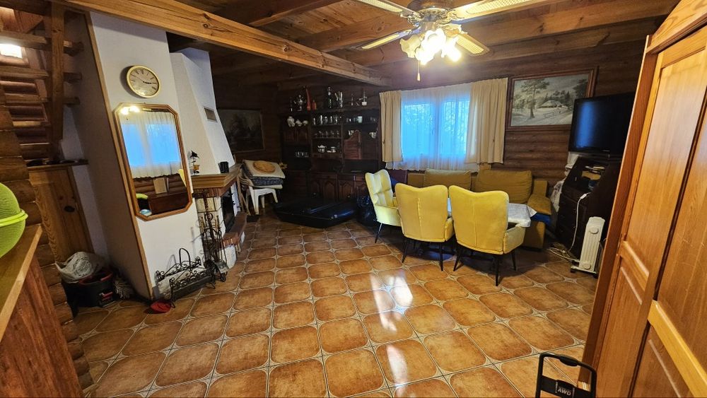 Dom nad jeziorem z bali drewniany z jacuzzi na pięknej działce - Więcej