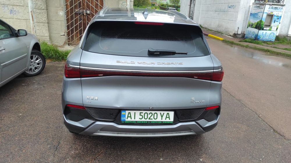 електромобіль  byd yuan plus flagship