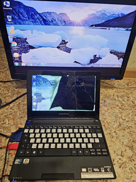 Під Ремонт Нетбук Acer Emachines 355 Series PAV70 Битий Екран