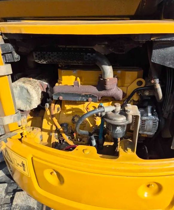 Mini escavadora Caterpillar 4 Ton.
