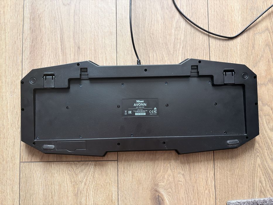 Klawiatura Trust Avonn GXT 830-RV