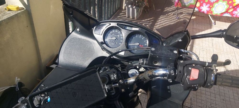 Moto Honda Deauville ano 1998 bom estado com prendas, não aceito trocas