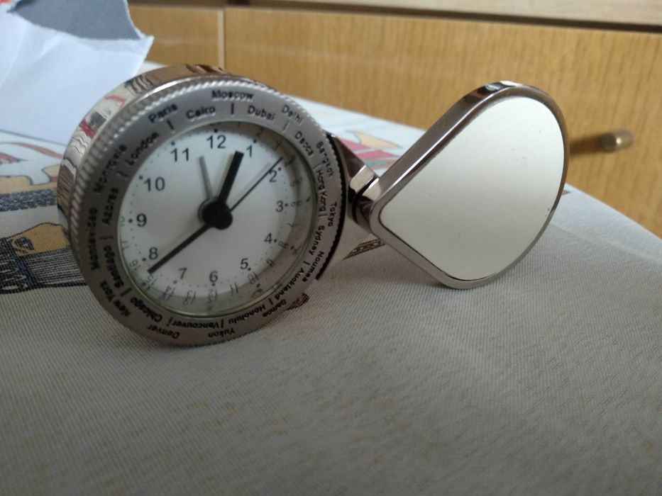 Zegarek podróżny kolekcjonerski.