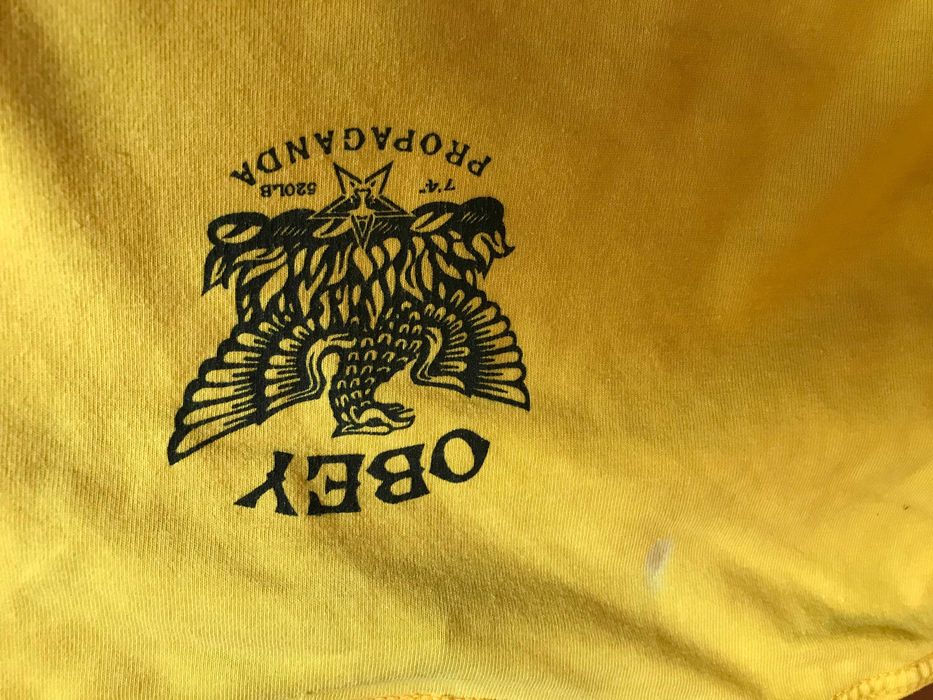 T-shirt OBEY Vintage Águia Amarela Propaganda L Shepard Fairey Eagle