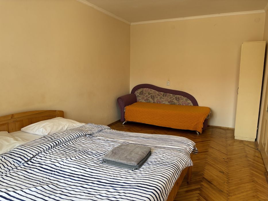 Однокімнатна квартира подобово біля собору