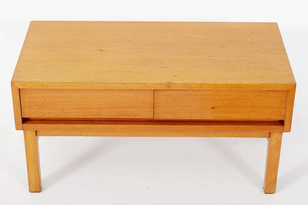 Móvel de apoio vintage em tola - anos 60