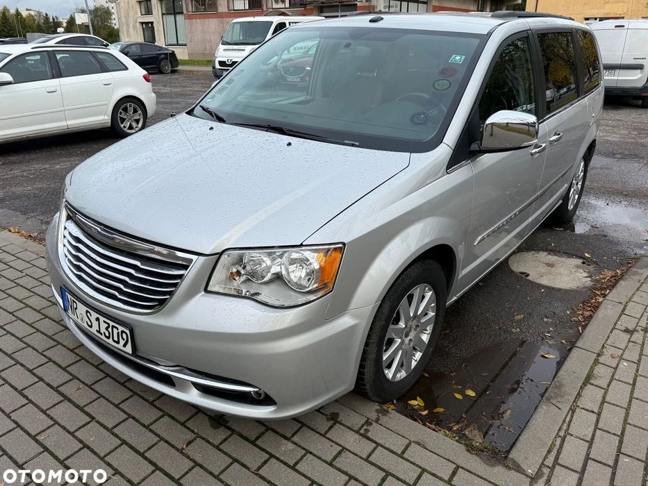 Chrysler Town & Country BENZ + GAZ / kamera / skóry / opłacony z Niemiec / dobra opcja