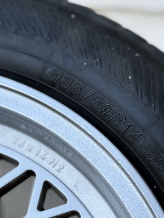 Jantes estilo BBS 14x7 com pneus