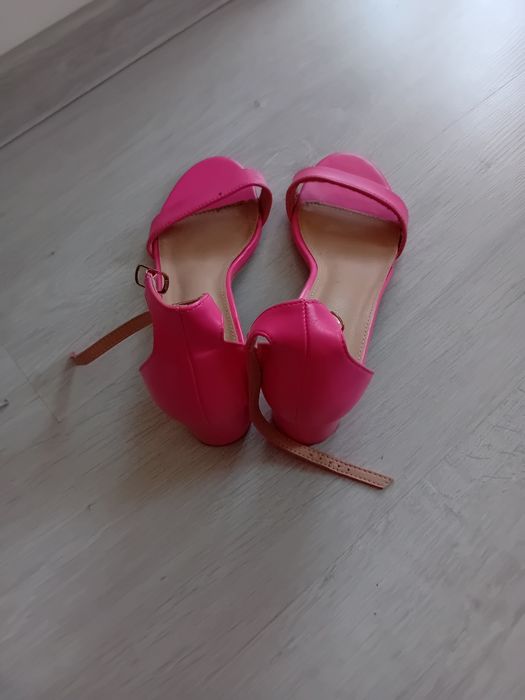 Sandały damskie obuwie