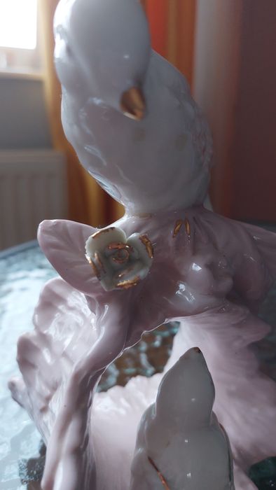 Porcelanowa figurka gołębi – dekoracyjna, vintage