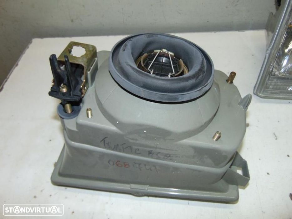 Renault Trafic 1º modelo farol