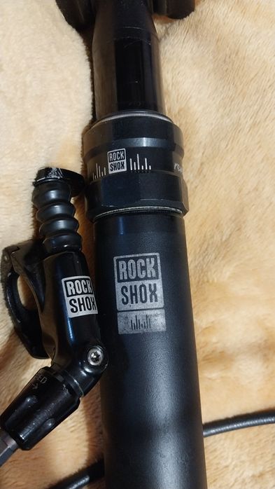 Велосипедный подседельный штырь  (Дропер) RockShox Reverb.