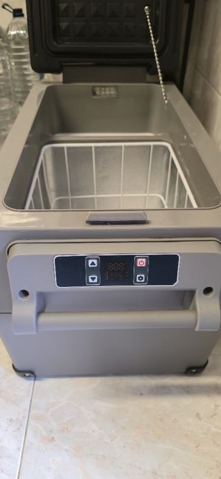 Arca congeladora semi nova.