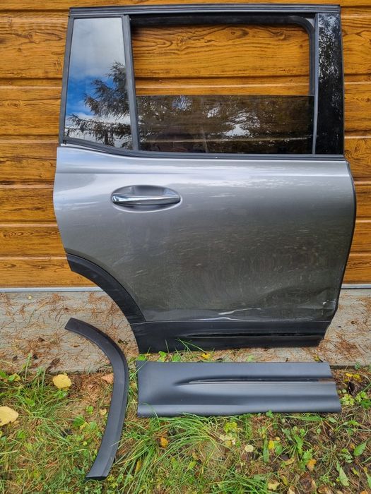 Mercedes GLB drzwi prawe tył