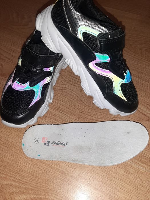 кросівки на дівчинку 33р нові