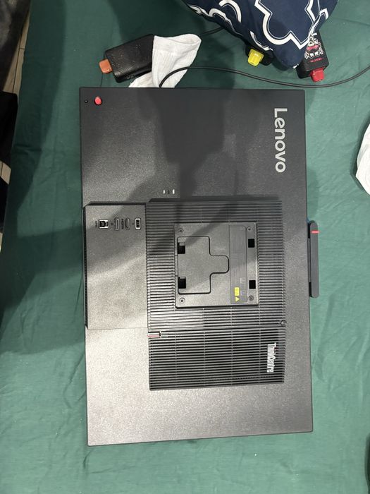 monitor Thinkcentre TIO24Gen5Touch