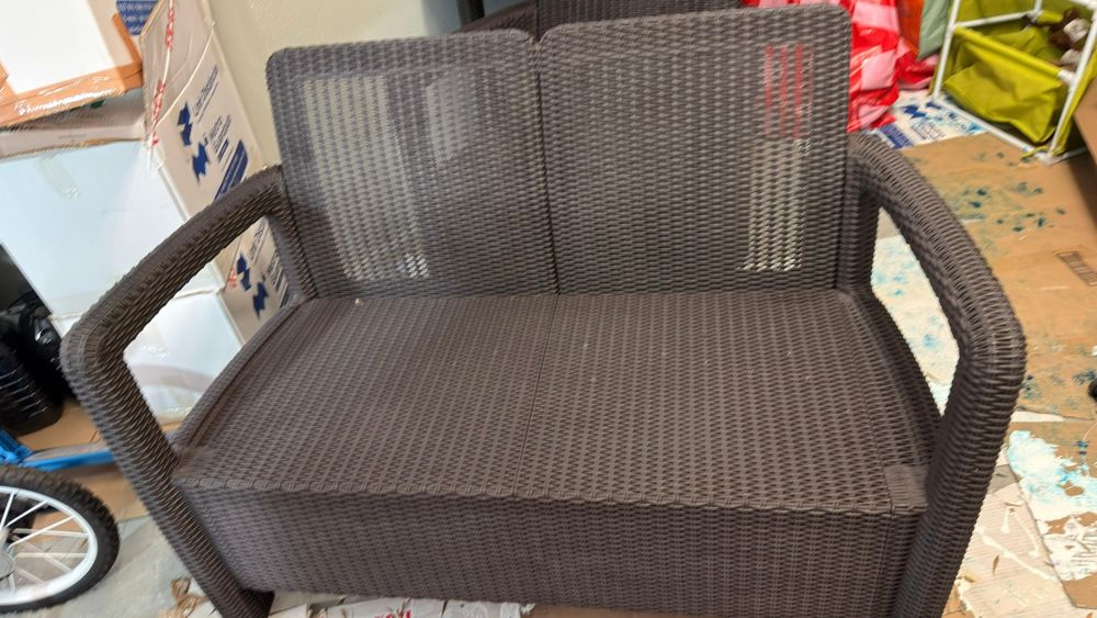 Conjunto relax de 4 lugares em resina castanha