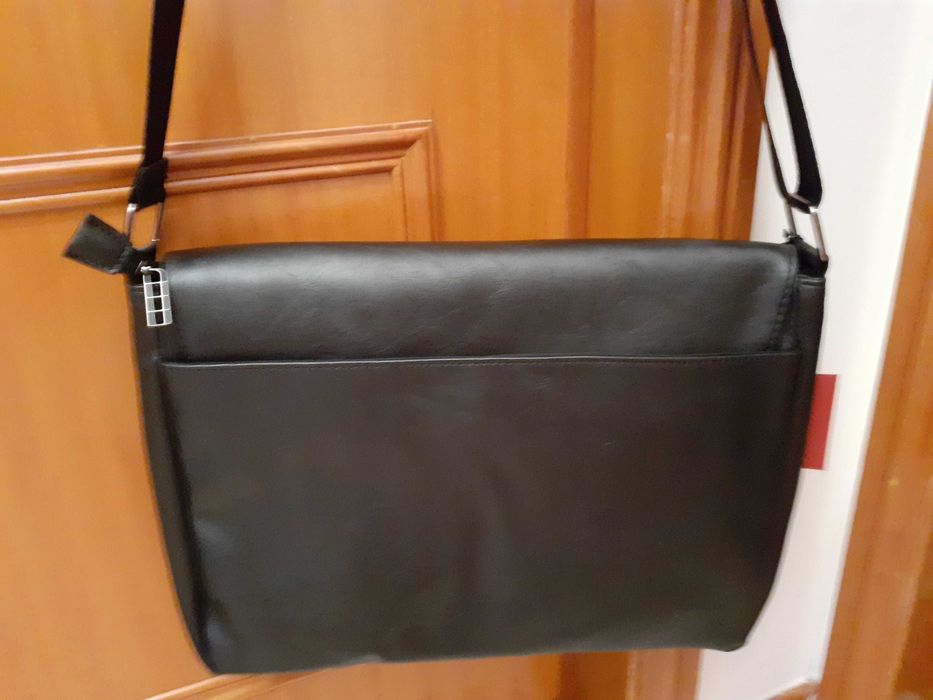 Bag for carrying documents/laptop64751422340098122