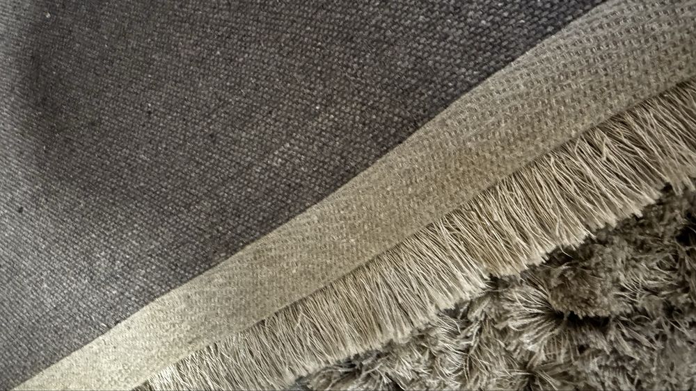 2 Tapetes cinza - 230x160 pelo alto