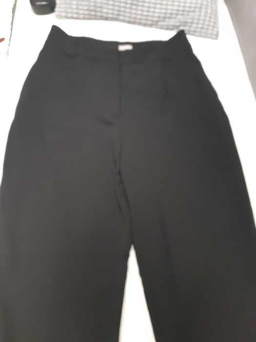 Czarne spodnie rozmiar 38