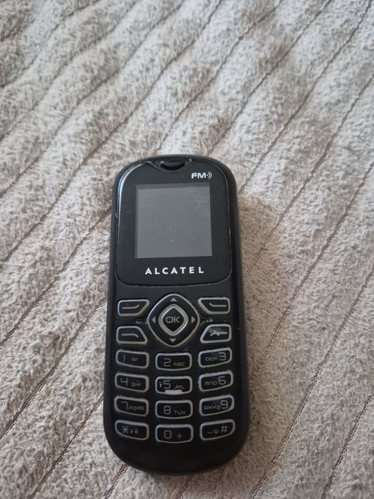 Кнопковий телефон Alcatel