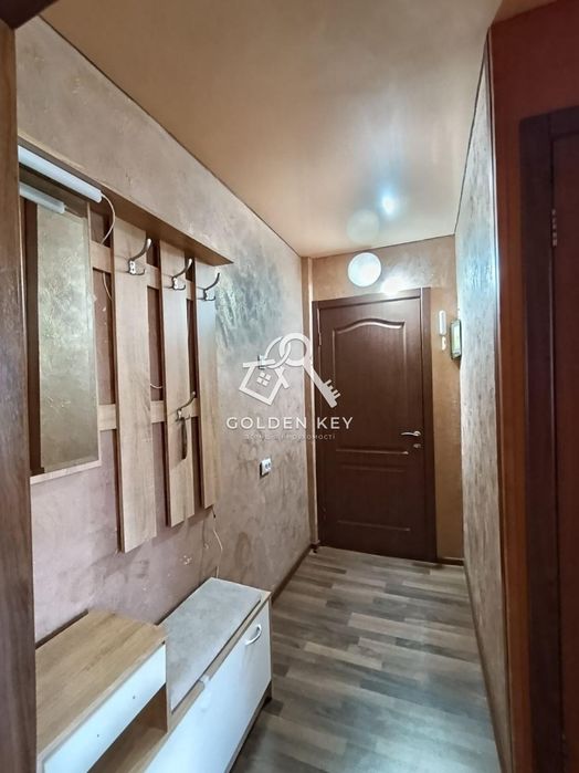 Продаж 2-кімнатної квартири на Космонавтів