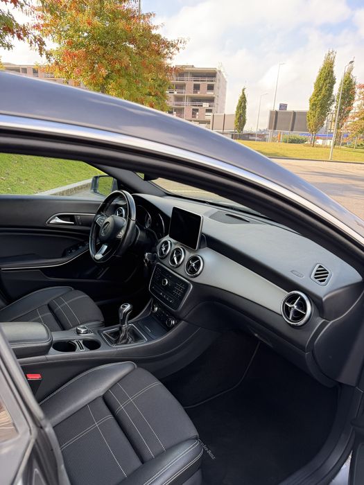 **Como Nova**Revisoes na marca**Mercedes-Benz CLA 180 Shooting Brake Urban | Gasolina | 110.000 km