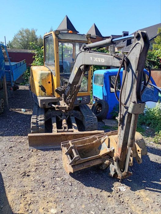 Мінік, Міні ескаватор, Надаю послуги Міні ескаватора.