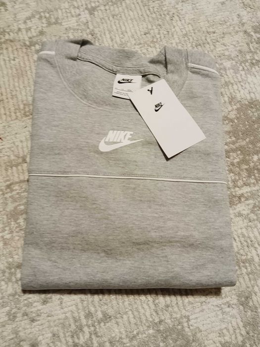 Nowa Bluza Nike Szara Crewneck z Logo Oryginalna S