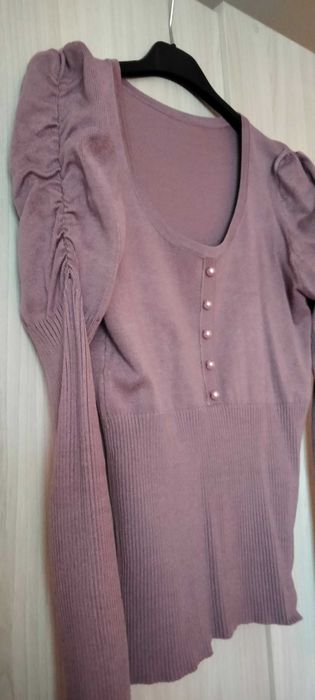 Bluzka z dzianiny z bufiastymi rękawami